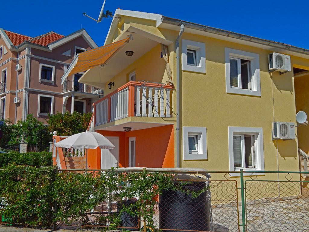 Apartmani Sindik 蒂瓦特 外观 照片